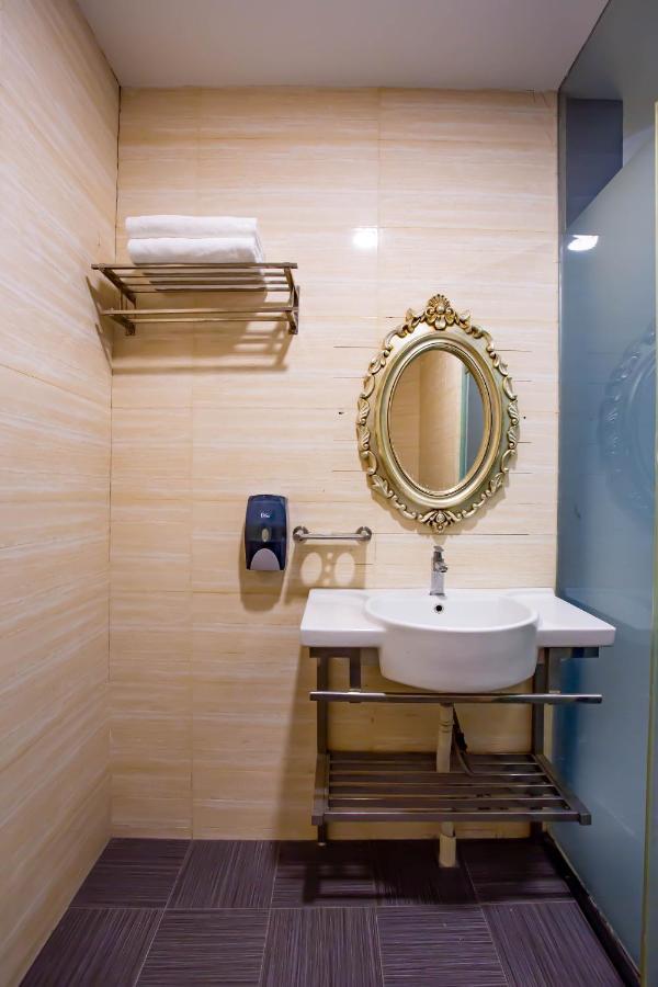 Beez Hotel Kuala Lumpur Exterior photo